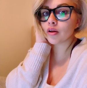 Meet your Posher, Shields